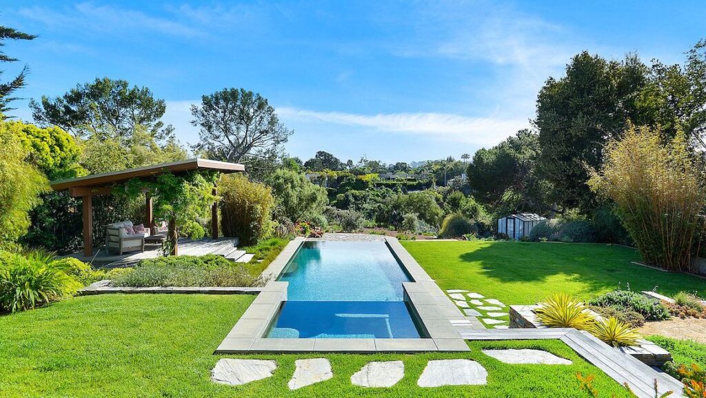 Rumah Mewah Chris Martin Band Coldplay